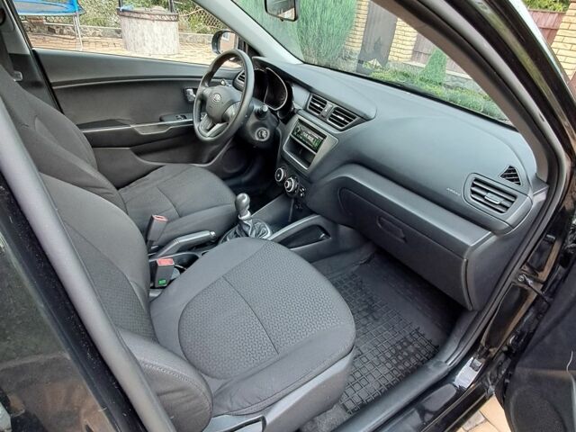 Черный Киа Рио, объемом двигателя 1 л и пробегом 172 тыс. км за 5516 $, фото 10 на Automoto.ua