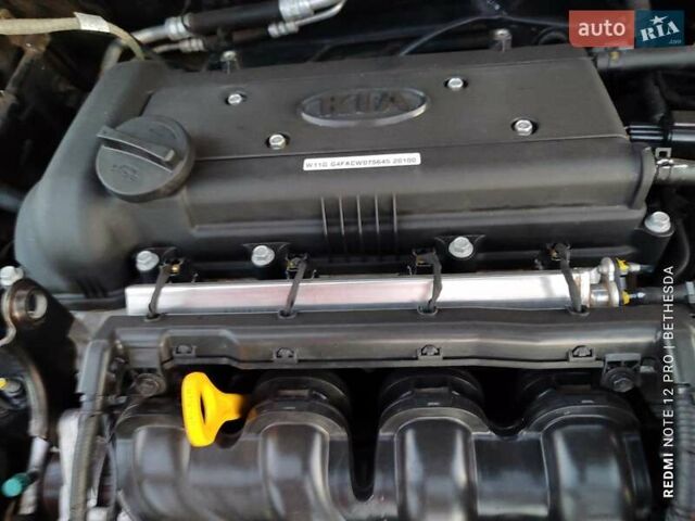 Чорний Кіа Ріо, об'ємом двигуна 1.4 л та пробігом 42 тис. км за 8200 $, фото 39 на Automoto.ua