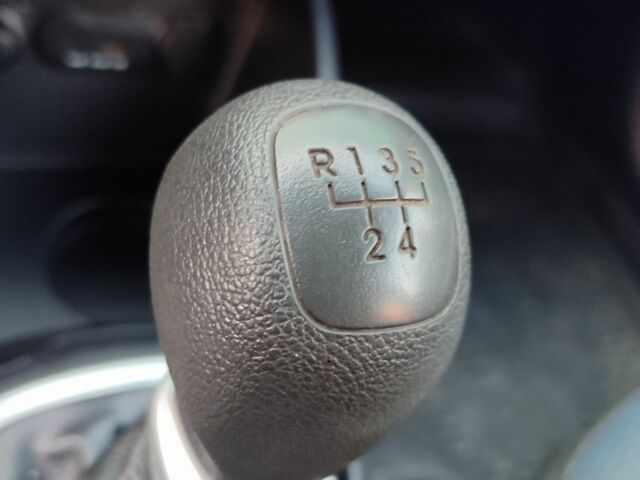 Черный Киа Рио, объемом двигателя 1.4 л и пробегом 41 тыс. км за 8200 $, фото 21 на Automoto.ua