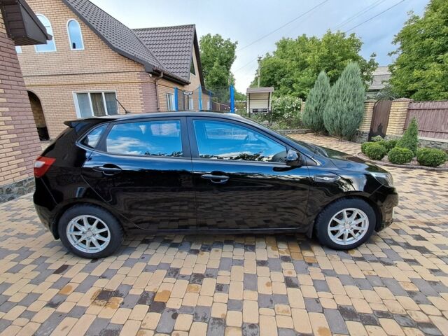 Черный Киа Рио, объемом двигателя 1 л и пробегом 172 тыс. км за 5516 $, фото 7 на Automoto.ua