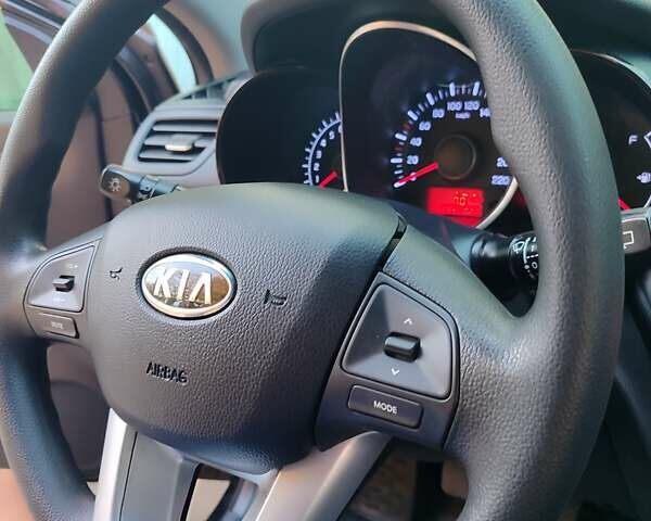 Чорний Кіа Ріо, об'ємом двигуна 1.4 л та пробігом 42 тис. км за 8200 $, фото 31 на Automoto.ua
