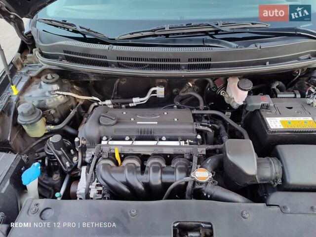 Чорний Кіа Ріо, об'ємом двигуна 1.4 л та пробігом 41 тис. км за 8500 $, фото 48 на Automoto.ua