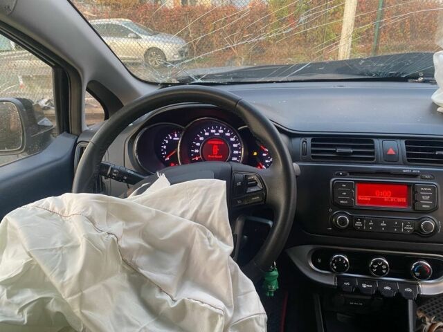 Чорний Кіа Ріо, об'ємом двигуна 1.1 л та пробігом 177 тис. км за 1508 $, фото 1 на Automoto.ua