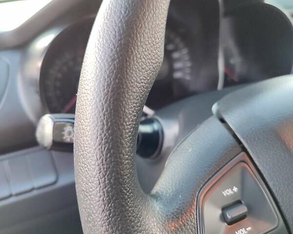 Чорний Кіа Ріо, об'ємом двигуна 1.4 л та пробігом 41 тис. км за 8500 $, фото 33 на Automoto.ua