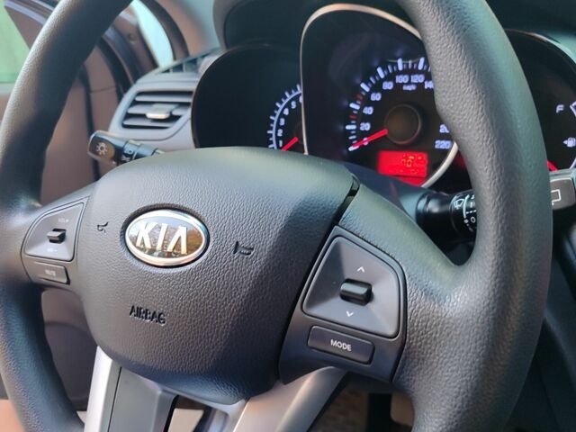 Черный Киа Рио, объемом двигателя 1.4 л и пробегом 41 тыс. км за 8200 $, фото 22 на Automoto.ua