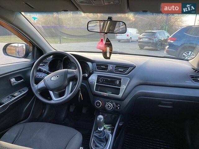 Черный Киа Рио, объемом двигателя 1.4 л и пробегом 170 тыс. км за 6700 $, фото 6 на Automoto.ua