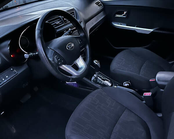 Черный Киа Рио, объемом двигателя 1.6 л и пробегом 162 тыс. км за 7000 $, фото 3 на Automoto.ua