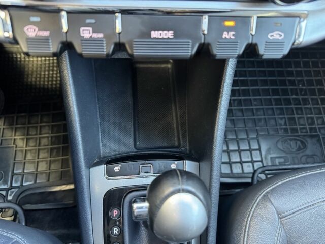 Черный Киа Рио, объемом двигателя 1.4 л и пробегом 159 тыс. км за 11200 $, фото 19 на Automoto.ua