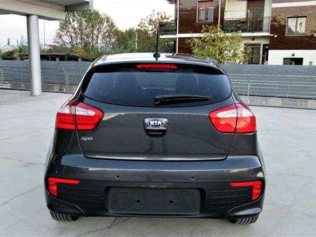 Чорний Кіа Ріо, об'ємом двигуна 1.2 л та пробігом 72 тис. км за 4100 $, фото 3 на Automoto.ua