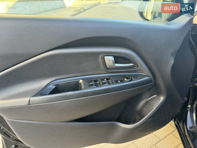 Черный Киа Рио, объемом двигателя 1.4 л и пробегом 159 тыс. км за 11500 $, фото 15 на Automoto.ua