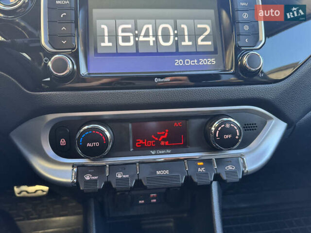 Черный Киа Рио, объемом двигателя 1.4 л и пробегом 159 тыс. км за 11500 $, фото 19 на Automoto.ua