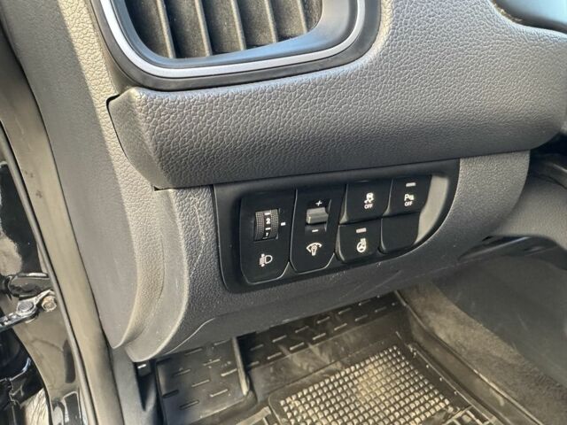 Черный Киа Рио, объемом двигателя 1.4 л и пробегом 159 тыс. км за 11200 $, фото 12 на Automoto.ua