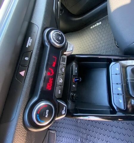 Черный Киа Рио, объемом двигателя 1.4 л и пробегом 89 тыс. км за 12400 $, фото 16 на Automoto.ua