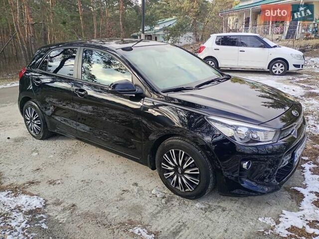 Черный Киа Рио, объемом двигателя 1.4 л и пробегом 63 тыс. км за 13150 $, фото 2 на Automoto.ua