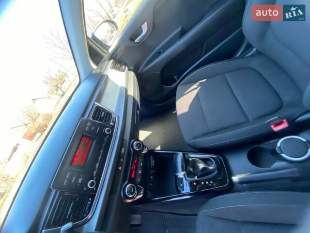Чорний Кіа Ріо, об'ємом двигуна 1.4 л та пробігом 89 тис. км за 12700 $, фото 10 на Automoto.ua