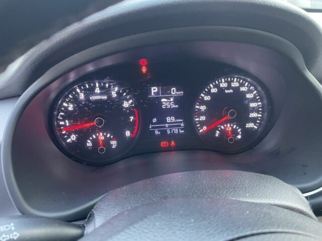 Черный Киа Рио, объемом двигателя 1.4 л и пробегом 51 тыс. км за 13000 $, фото 6 на Automoto.ua