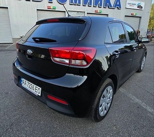 Черный Киа Рио, объемом двигателя 1.4 л и пробегом 6 тыс. км за 15300 $, фото 7 на Automoto.ua