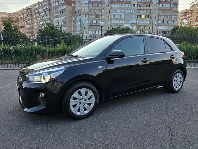 Чорний Кіа Ріо, об'ємом двигуна 1.4 л та пробігом 8 тис. км за 13999 $, фото 5 на Automoto.ua
