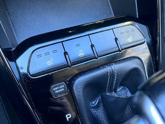 Чорний Кіа Ріо, об'ємом двигуна 1.4 л та пробігом 211 тис. км за 12700 $, фото 5 на Automoto.ua