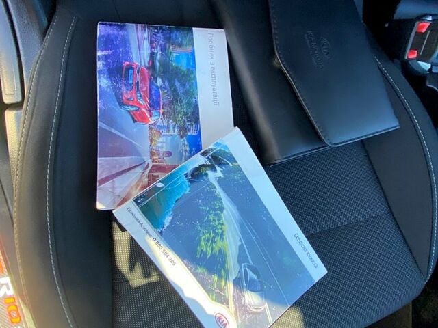 Чорний Кіа Ріо, об'ємом двигуна 1.4 л та пробігом 89 тис. км за 12700 $, фото 7 на Automoto.ua