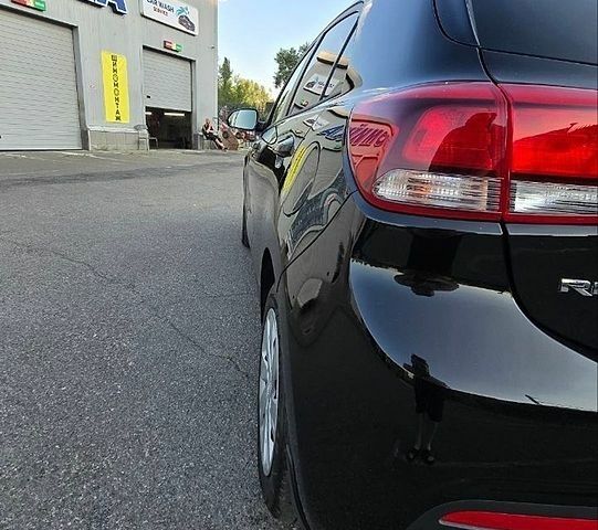 Черный Киа Рио, объемом двигателя 1.4 л и пробегом 6 тыс. км за 15300 $, фото 9 на Automoto.ua
