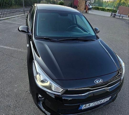 Черный Киа Рио, объемом двигателя 1.4 л и пробегом 6 тыс. км за 15300 $, фото 1 на Automoto.ua