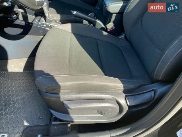 Черный Киа Рио, объемом двигателя 1.4 л и пробегом 89 тыс. км за 12400 $, фото 34 на Automoto.ua