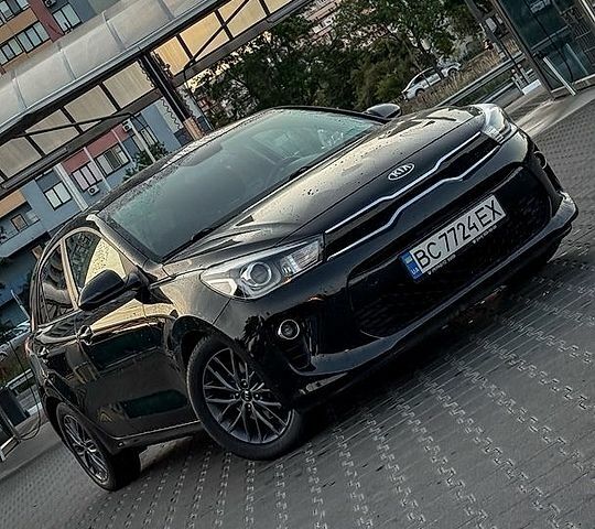 Чорний Кіа Ріо, об'ємом двигуна 1.37 л та пробігом 67 тис. км за 14750 $, фото 3 на Automoto.ua