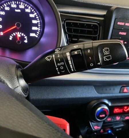 Черный Киа Рио, объемом двигателя 1.4 л и пробегом 89 тыс. км за 12400 $, фото 8 на Automoto.ua