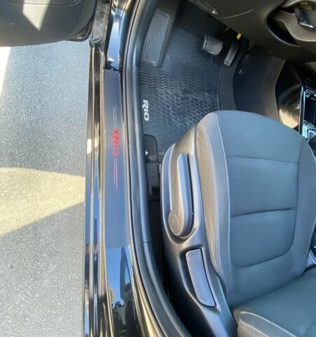 Чорний Кіа Ріо, об'ємом двигуна 1.4 л та пробігом 89 тис. км за 12700 $, фото 12 на Automoto.ua