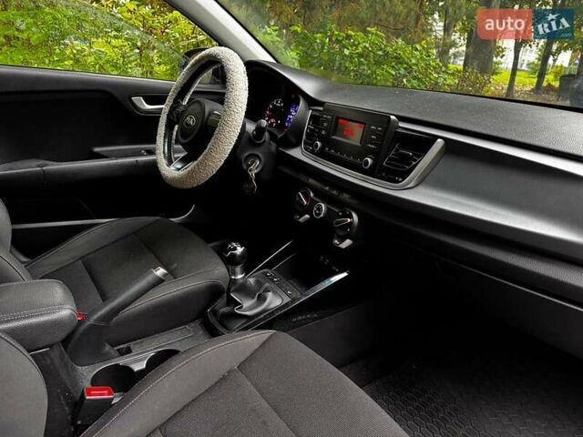 Черный Киа Рио, объемом двигателя 1.3 л и пробегом 99 тыс. км за 9820 $, фото 31 на Automoto.ua