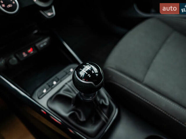 Чорний Кіа Ріо, об'ємом двигуна 1.2 л та пробігом 94 тис. км за 10904 $, фото 16 на Automoto.ua