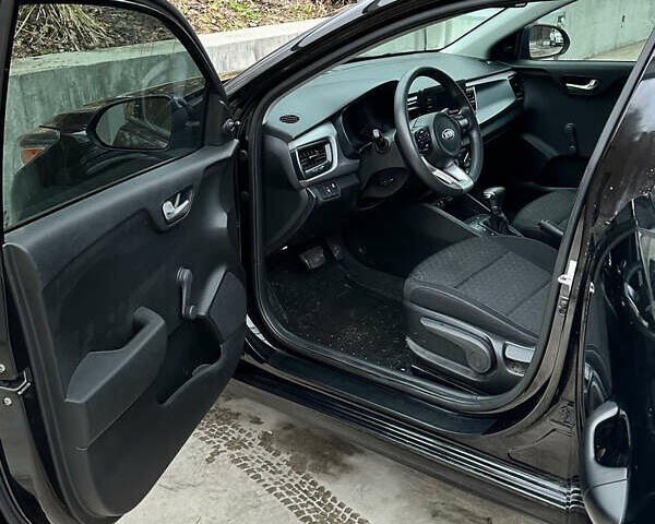 Чорний Кіа Ріо, об'ємом двигуна 1.59 л та пробігом 64 тис. км за 12300 $, фото 7 на Automoto.ua