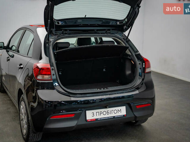 Чорний Кіа Ріо, об'ємом двигуна 1.2 л та пробігом 94 тис. км за 10904 $, фото 6 на Automoto.ua