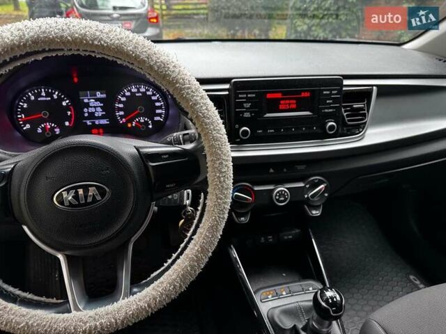 Черный Киа Рио, объемом двигателя 1.3 л и пробегом 99 тыс. км за 9820 $, фото 21 на Automoto.ua