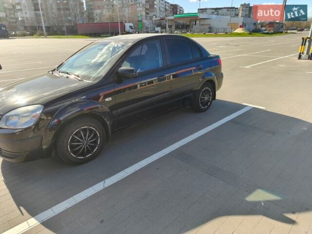 Черный Киа Рио, объемом двигателя 1.4 л и пробегом 187 тыс. км за 4300 $, фото 2 на Automoto.ua