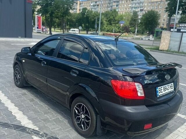 Черный Киа Рио, объемом двигателя 1.4 л и пробегом 213 тыс. км за 5700 $, фото 3 на Automoto.ua