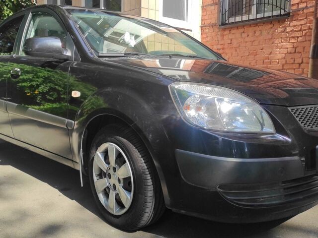 Черный Киа Рио, объемом двигателя 1.4 л и пробегом 196 тыс. км за 3300 $, фото 1 на Automoto.ua