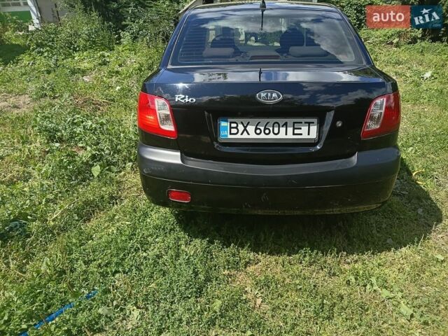 Черный Киа Рио, объемом двигателя 1.4 л и пробегом 350 тыс. км за 3100 $, фото 3 на Automoto.ua