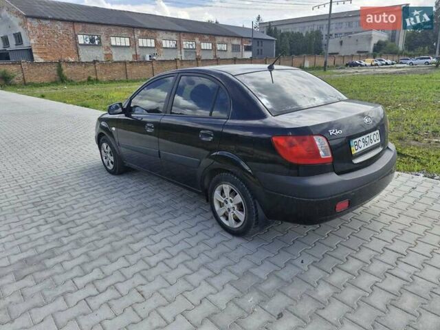 Черный Киа Рио, объемом двигателя 1.4 л и пробегом 184 тыс. км за 4500 $, фото 5 на Automoto.ua