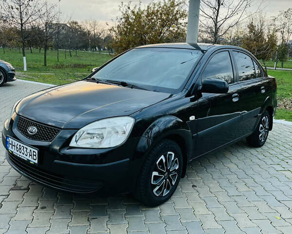 Черный Киа Рио, объемом двигателя 1.4 л и пробегом 297 тыс. км за 3999 $, фото 14 на Automoto.ua