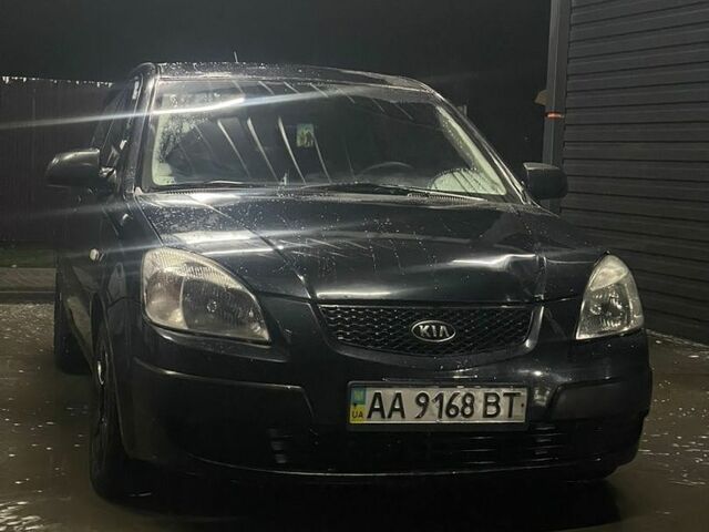 Черный Киа Рио, объемом двигателя 1.4 л и пробегом 378 тыс. км за 2650 $, фото 6 на Automoto.ua
