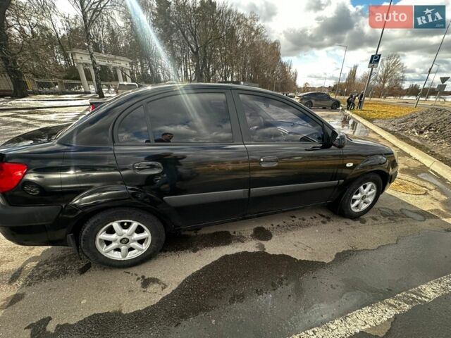 Черный Киа Рио, объемом двигателя 1.49 л и пробегом 152 тыс. км за 3200 $, фото 7 на Automoto.ua