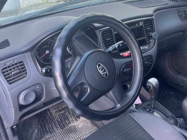 Черный Киа Рио, объемом двигателя 0 л и пробегом 205 тыс. км за 1400 $, фото 3 на Automoto.ua