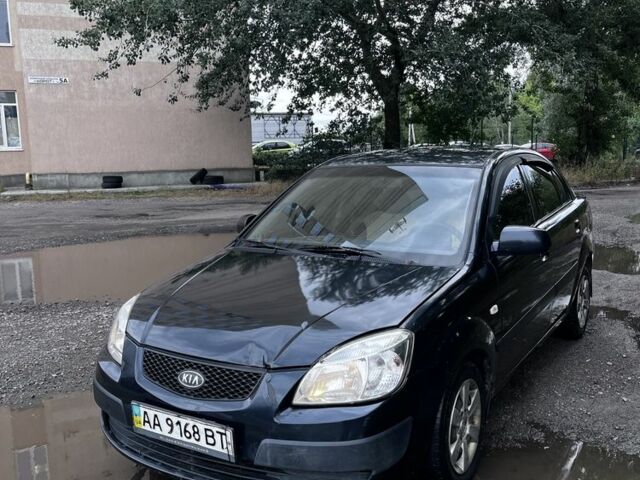 Чорний Кіа Ріо, об'ємом двигуна 1.4 л та пробігом 300 тис. км за 1998 $, фото 1 на Automoto.ua