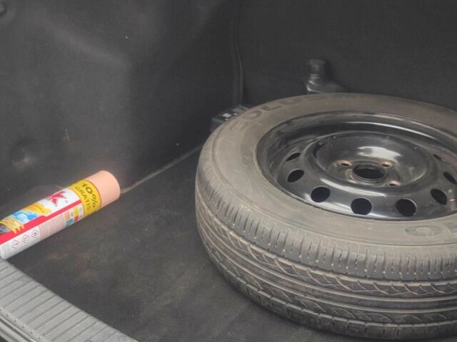 Черный Киа Рио, объемом двигателя 1.4 л и пробегом 229 тыс. км за 4200 $, фото 4 на Automoto.ua