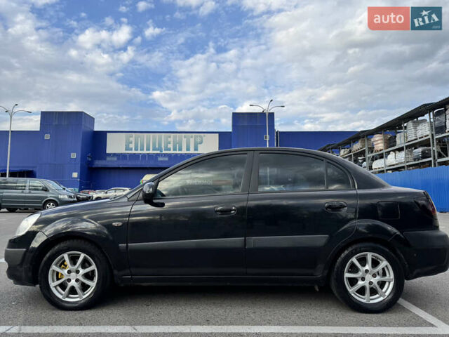 Черный Киа Рио, объемом двигателя 1.4 л и пробегом 225 тыс. км за 5000 $, фото 4 на Automoto.ua