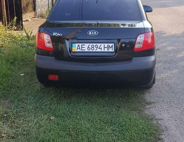 Черный Киа Рио, объемом двигателя 1.4 л и пробегом 104 тыс. км за 7000 $, фото 5 на Automoto.ua