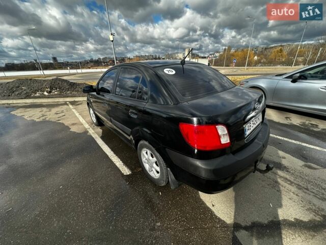 Черный Киа Рио, объемом двигателя 1.49 л и пробегом 152 тыс. км за 3200 $, фото 4 на Automoto.ua