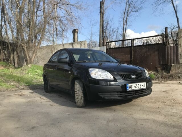 Чорний Кіа Ріо, об'ємом двигуна 1.4 л та пробігом 240 тис. км за 4600 $, фото 2 на Automoto.ua